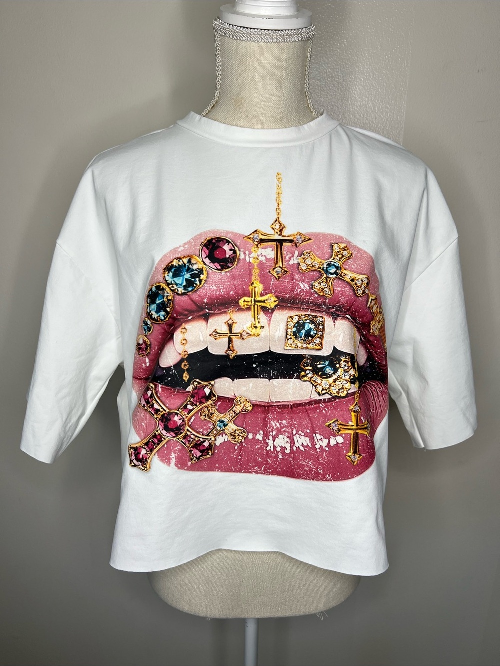White Cropped Boxy Graphic Tee - Size M EXCELLENT CONDITION!!